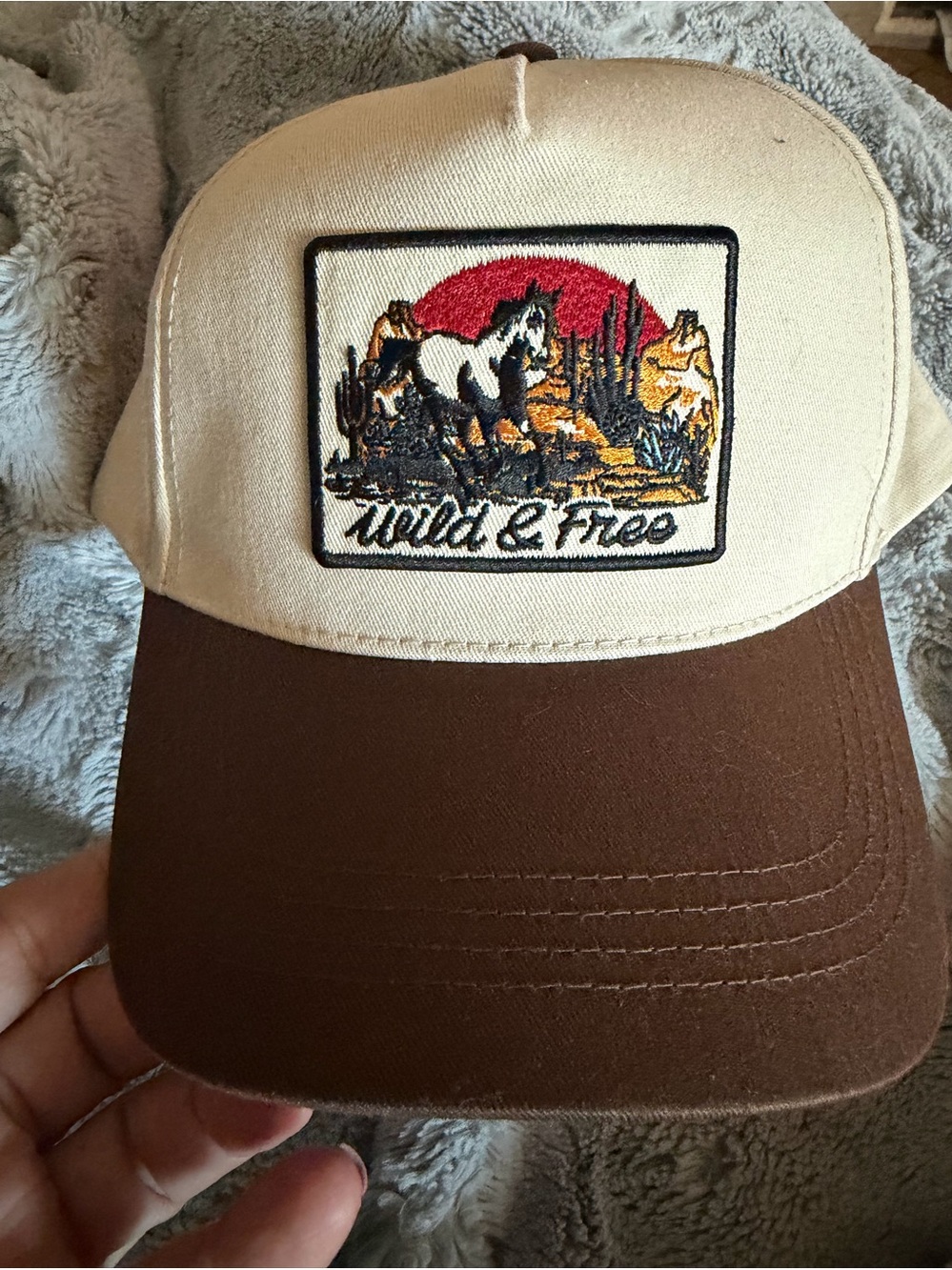 Woman  'Wild & Free' Two-Tone Brown and Cream Trucker Hat NWT